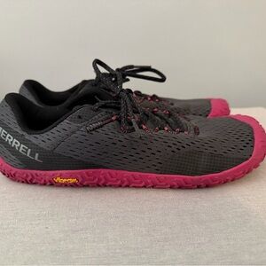 Merrell Vibram Women's Black and Pink Vapor Glove 6, size 9.5